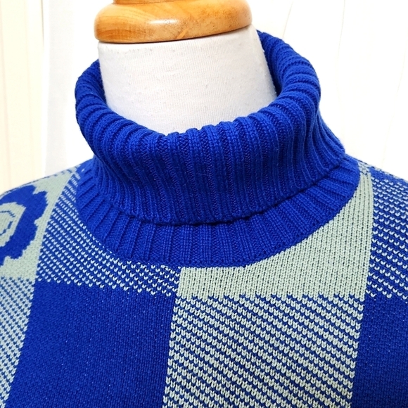 NWT United by Blue Lagoon Floral Buffalo Plaid Sweater - Picture 3 of 6